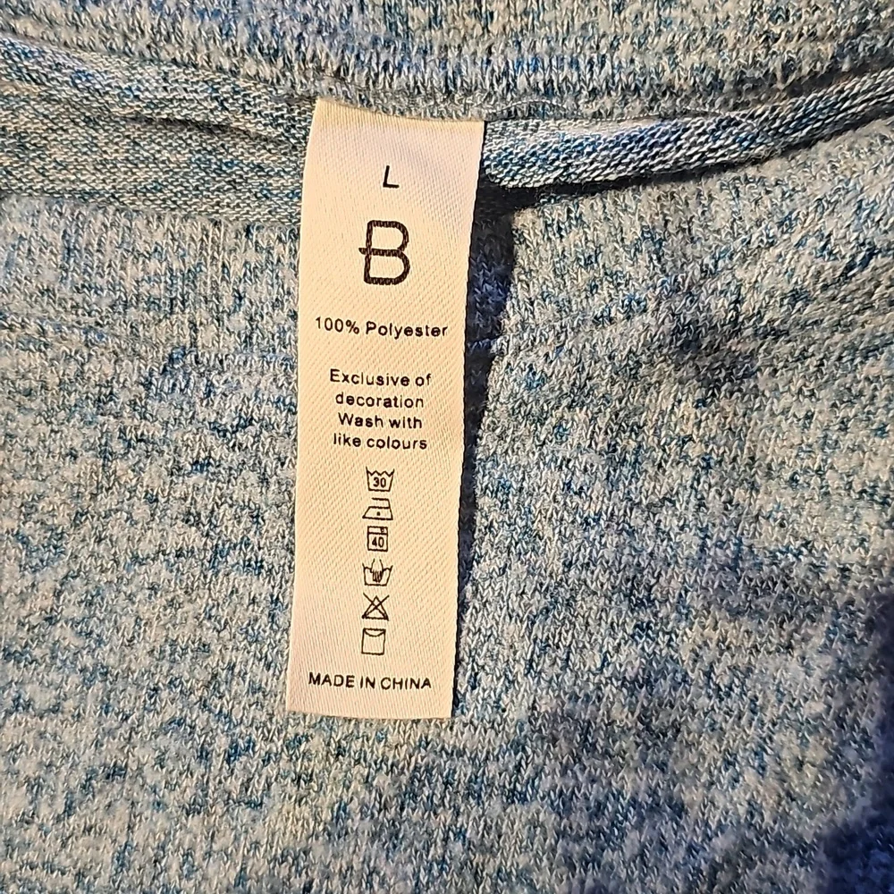 Top - Picture 2 of 3